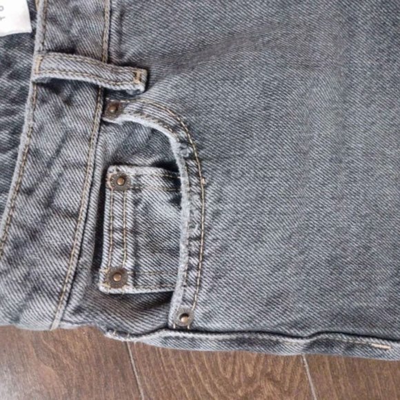 TOPSHOP Women's Jeans, Mom Fit, High Waist, Size W26 to fit L30 - Picture 7 of 9